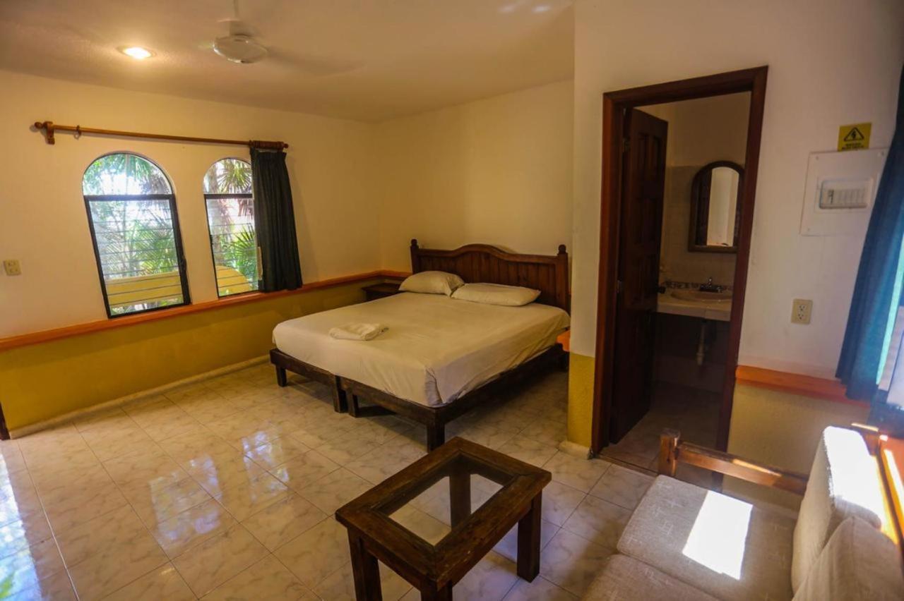 Hotel Vista Caribe 5Ta Av A 5 Pasos De La Playa Плая дел Кармен Екстериор снимка
