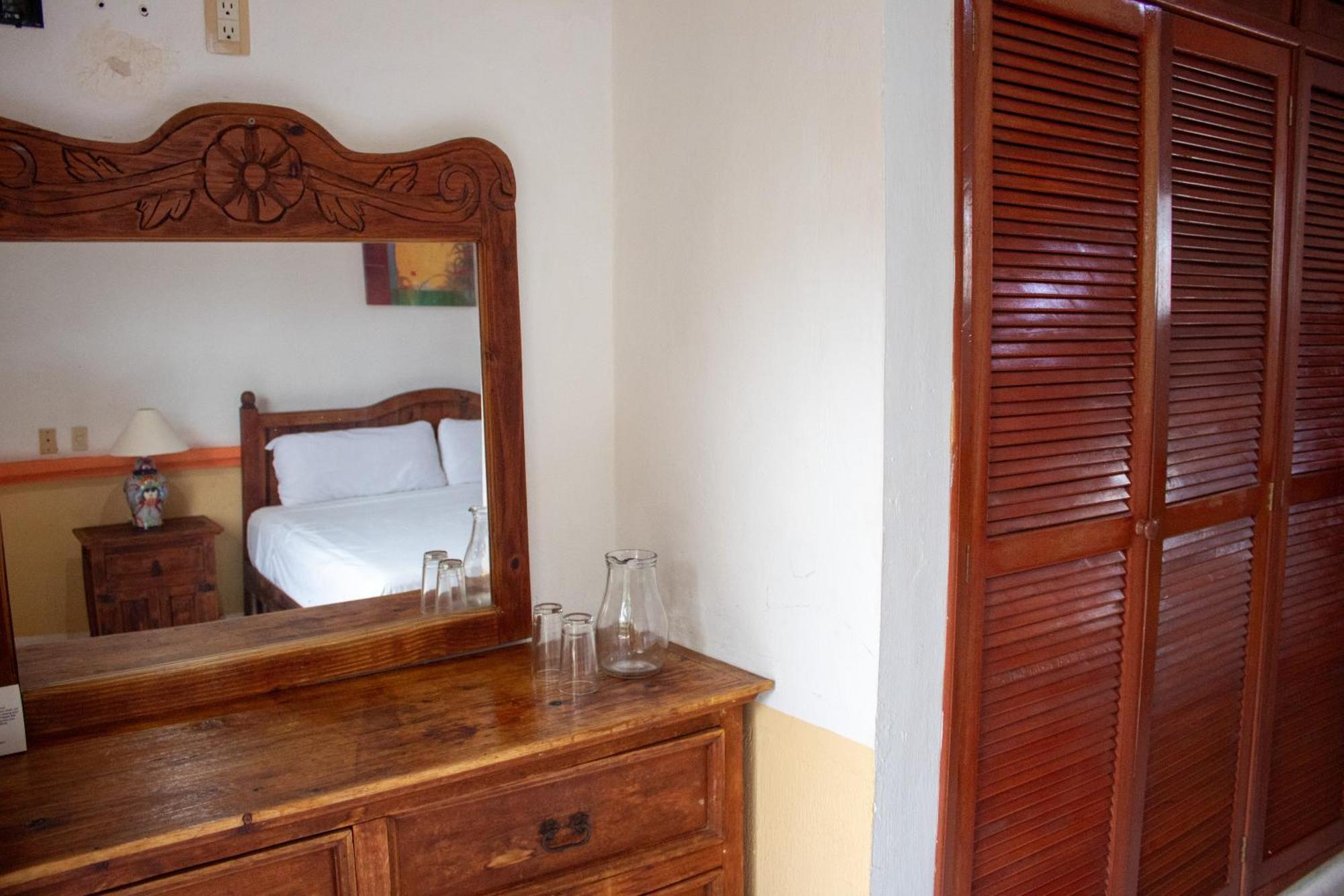 Hotel Vista Caribe 5Ta Av A 5 Pasos De La Playa Плая дел Кармен Екстериор снимка