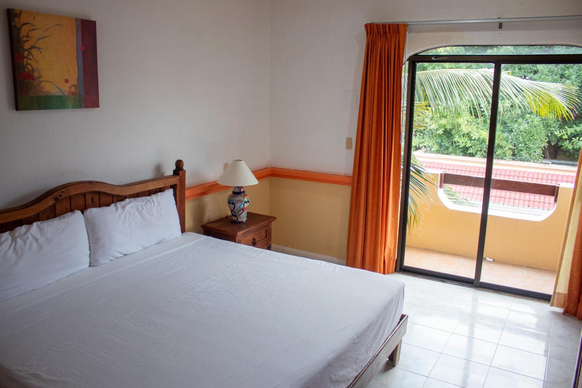 Hotel Vista Caribe 5Ta Av A 5 Pasos De La Playa Плая дел Кармен Екстериор снимка