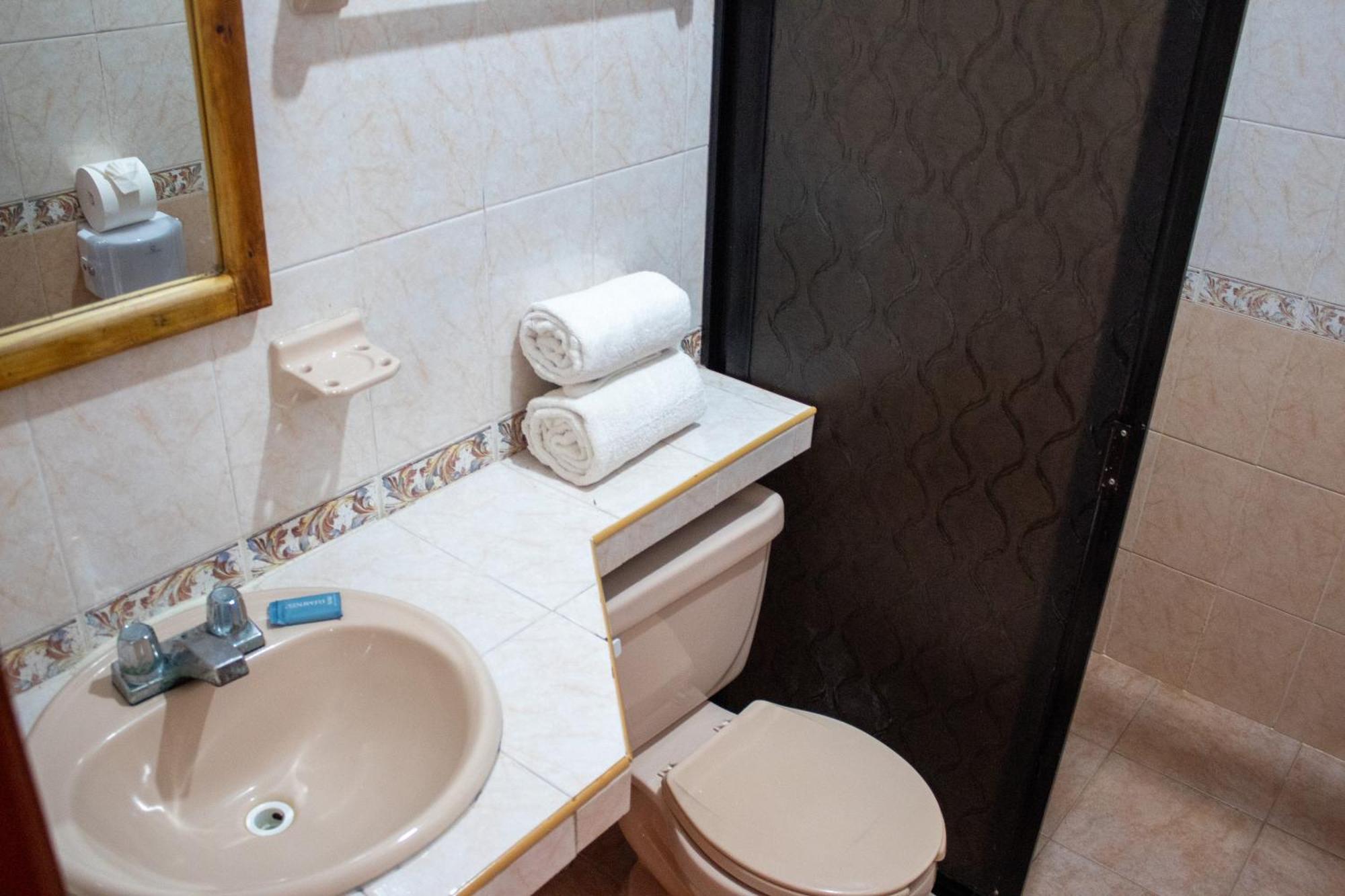 Hotel Vista Caribe 5Ta Av A 5 Pasos De La Playa Плая дел Кармен Екстериор снимка