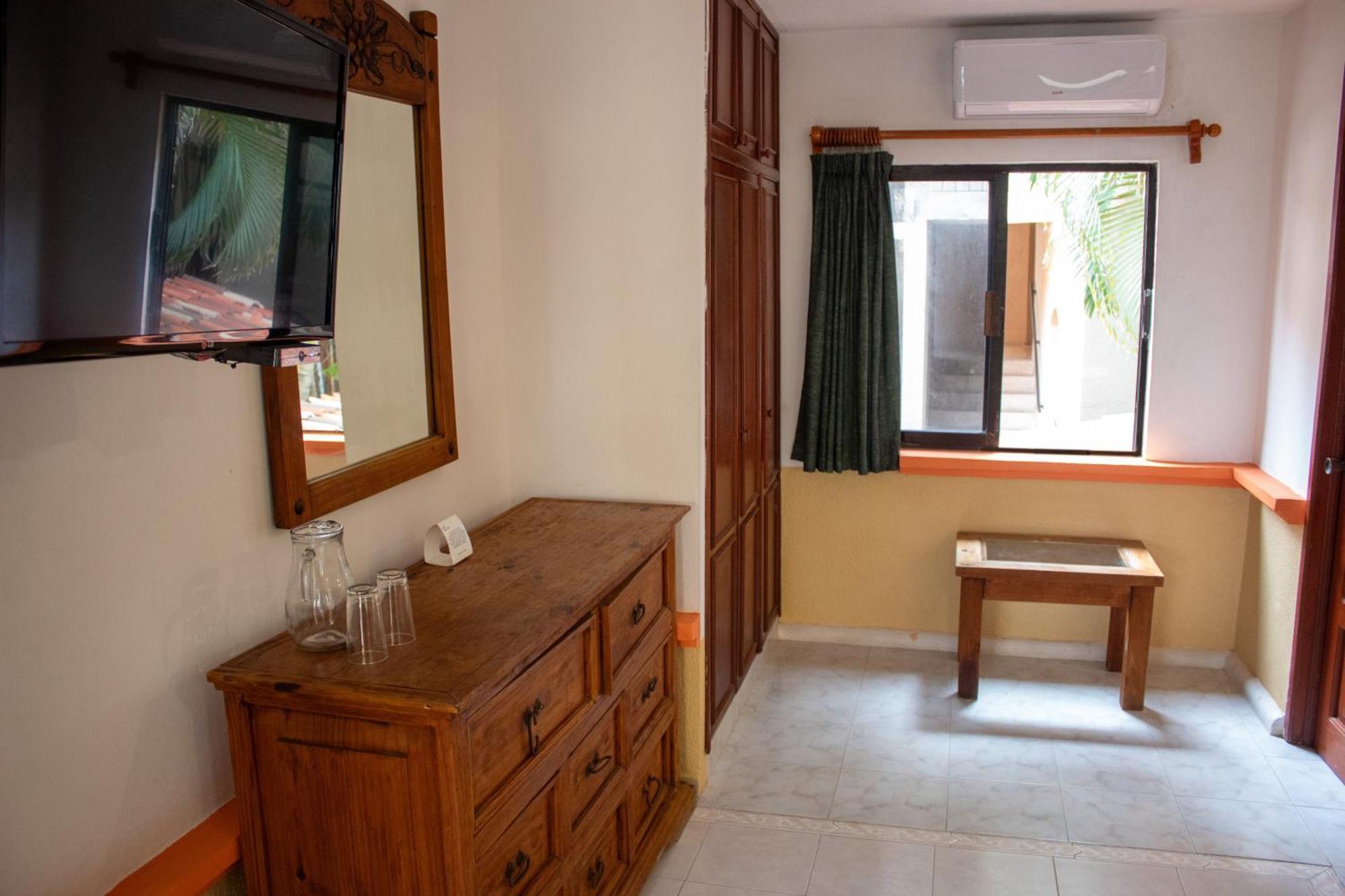 Hotel Vista Caribe 5Ta Av A 5 Pasos De La Playa Плая дел Кармен Екстериор снимка