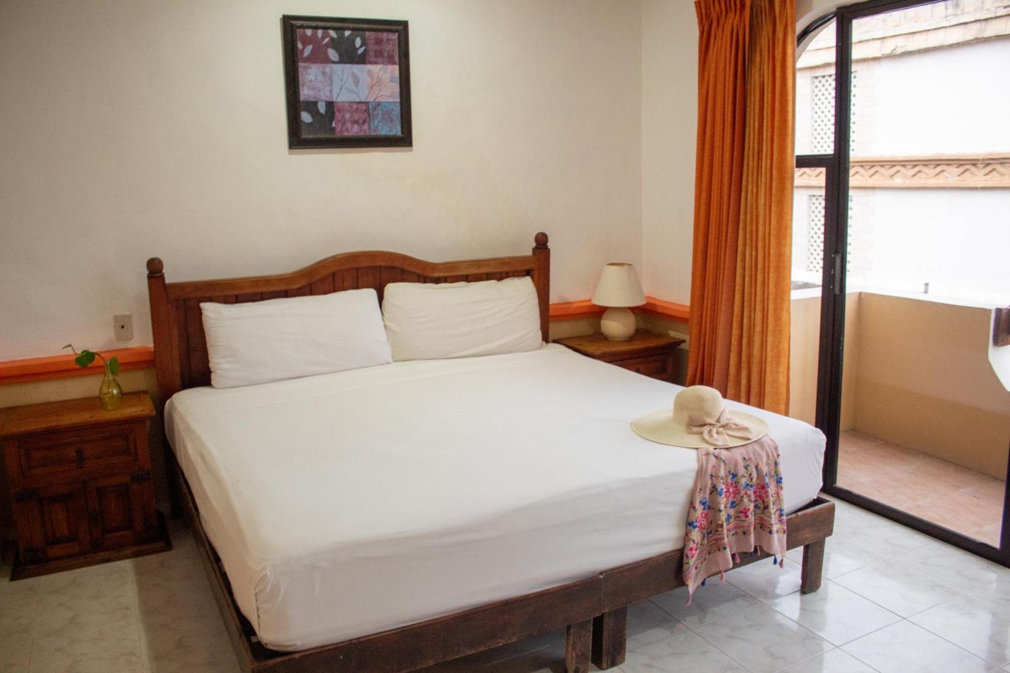 Hotel Vista Caribe 5Ta Av A 5 Pasos De La Playa Плая дел Кармен Екстериор снимка