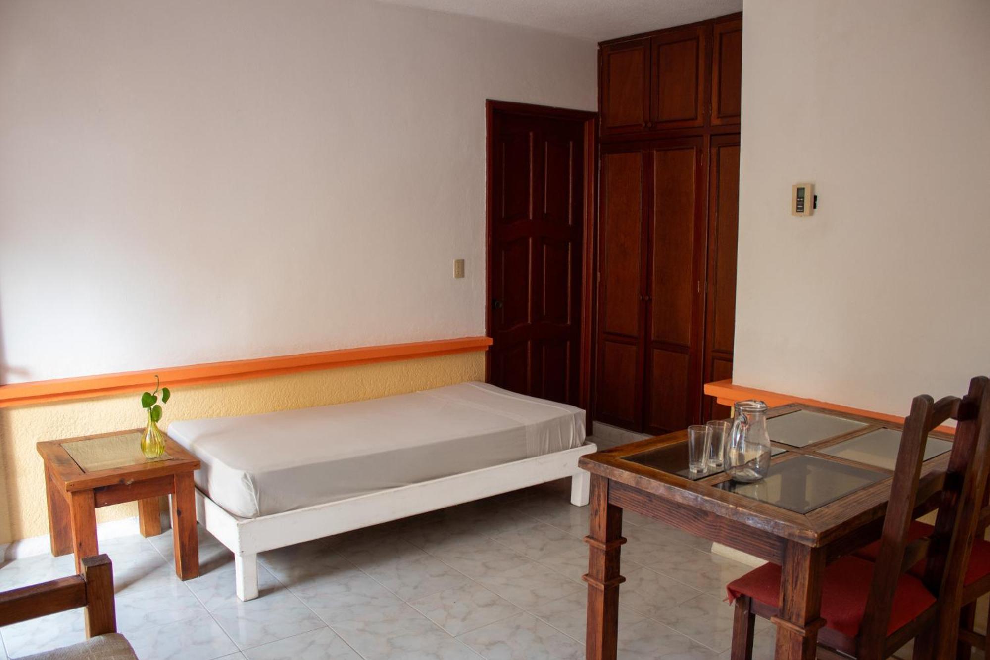 Hotel Vista Caribe 5Ta Av A 5 Pasos De La Playa Плая дел Кармен Екстериор снимка