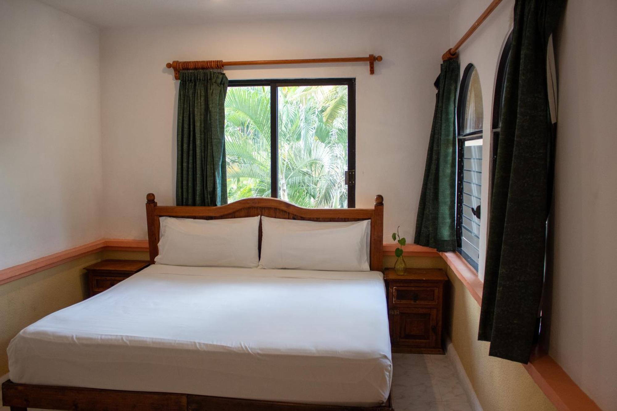 Hotel Vista Caribe 5Ta Av A 5 Pasos De La Playa Плая дел Кармен Екстериор снимка