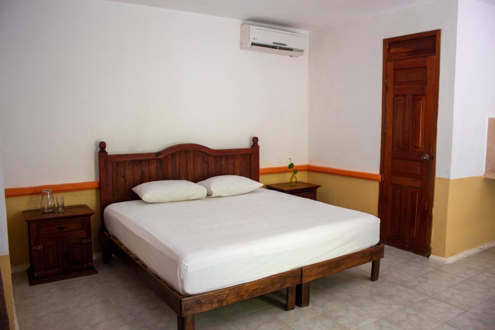 Hotel Vista Caribe 5Ta Av A 5 Pasos De La Playa Плая дел Кармен Екстериор снимка