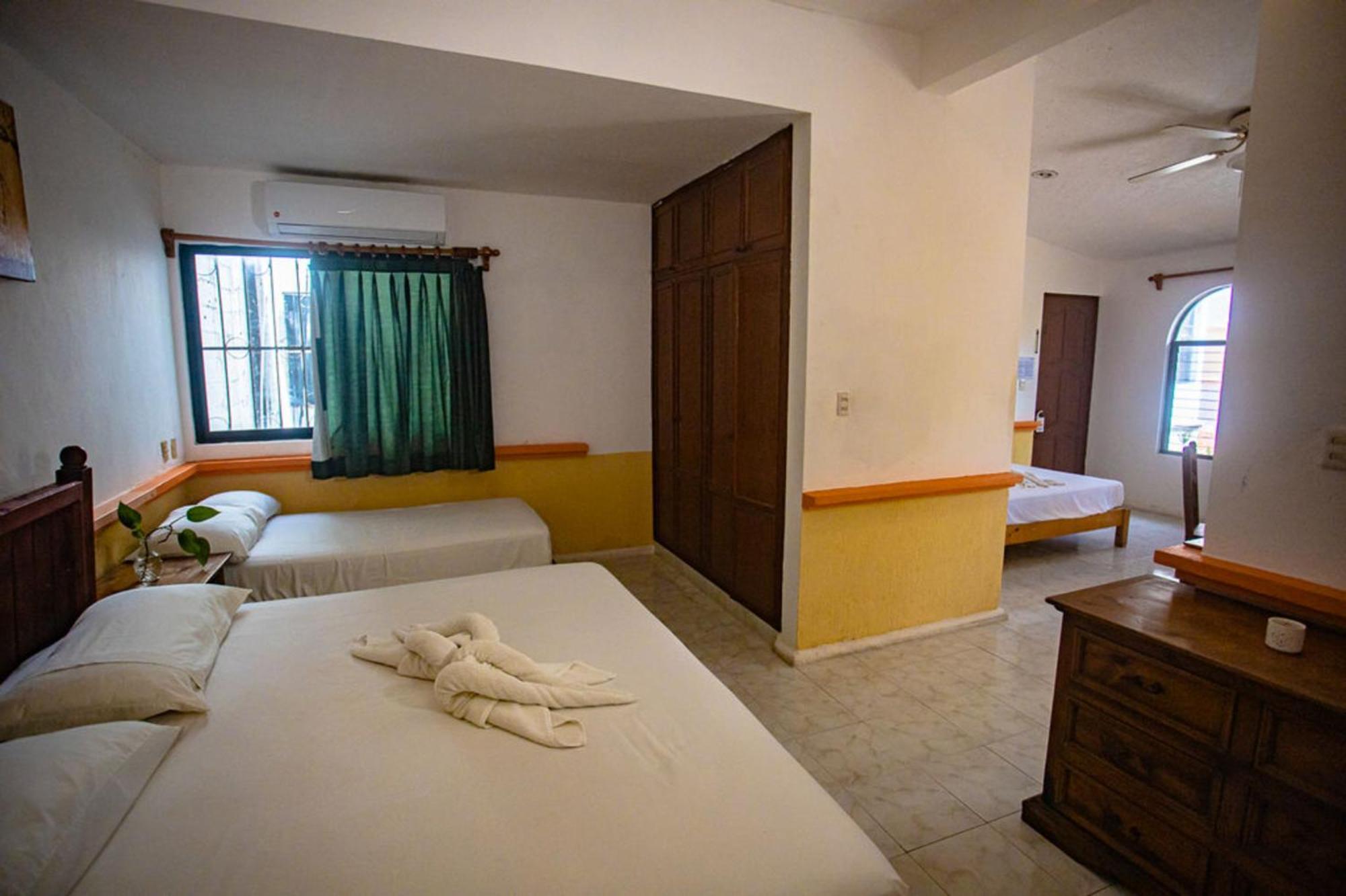 Hotel Vista Caribe 5Ta Av A 5 Pasos De La Playa Плая дел Кармен Екстериор снимка